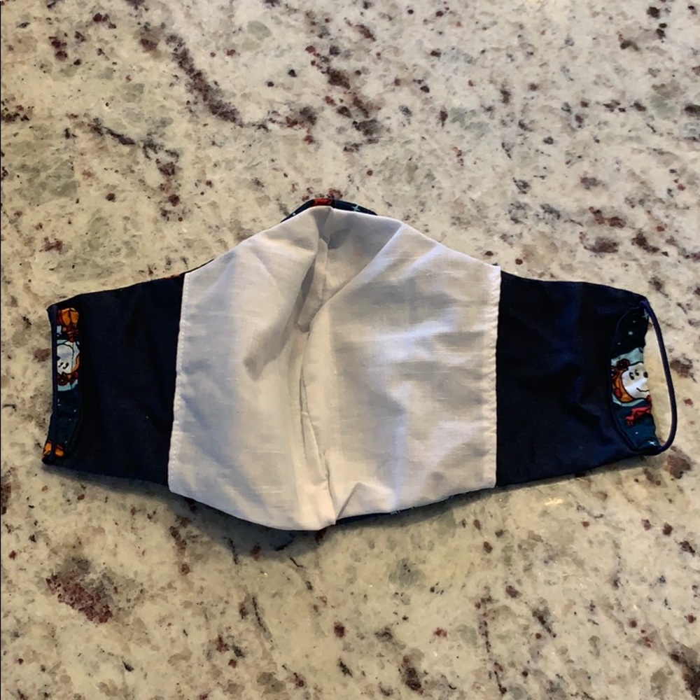 Elastic Snoopy Face Mask w/ Filter Pocket - Picture 5 of 7